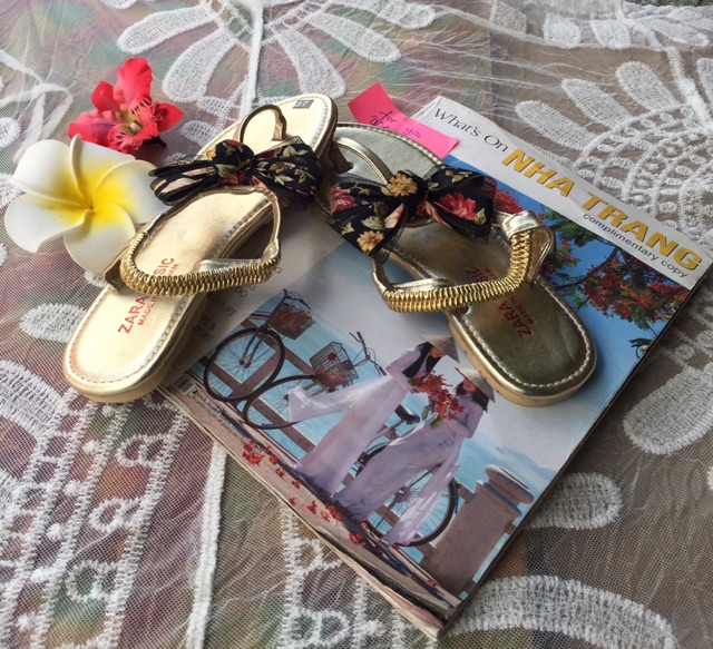 Sandal Nữ Xỏ Ngón Đế Bệt Quai Chữ T Gắn Nơ Hoa Size 36-38 - Hàng Việt Nam -  Ảnh Thật Lucky Girl shop
