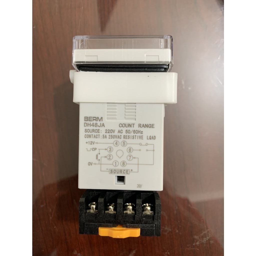 Bộ đếm BERM  DH48JA 8 chân kèm đế