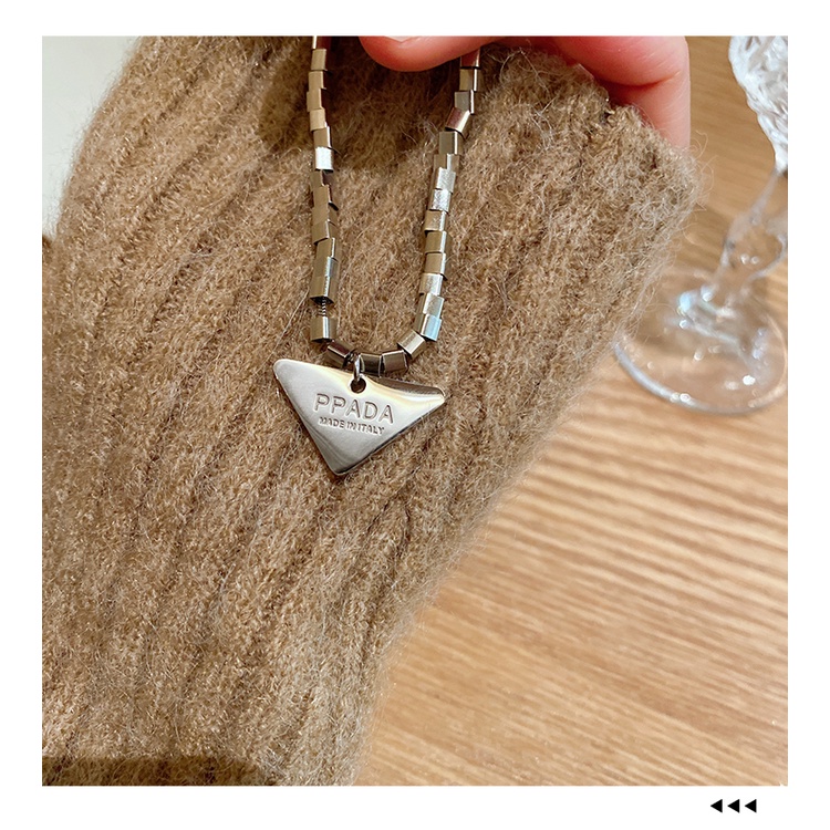 Vòng cổ Thép Titan Mặt Hình Tam Giác Phong Cách hip hop Thời Trang Mới