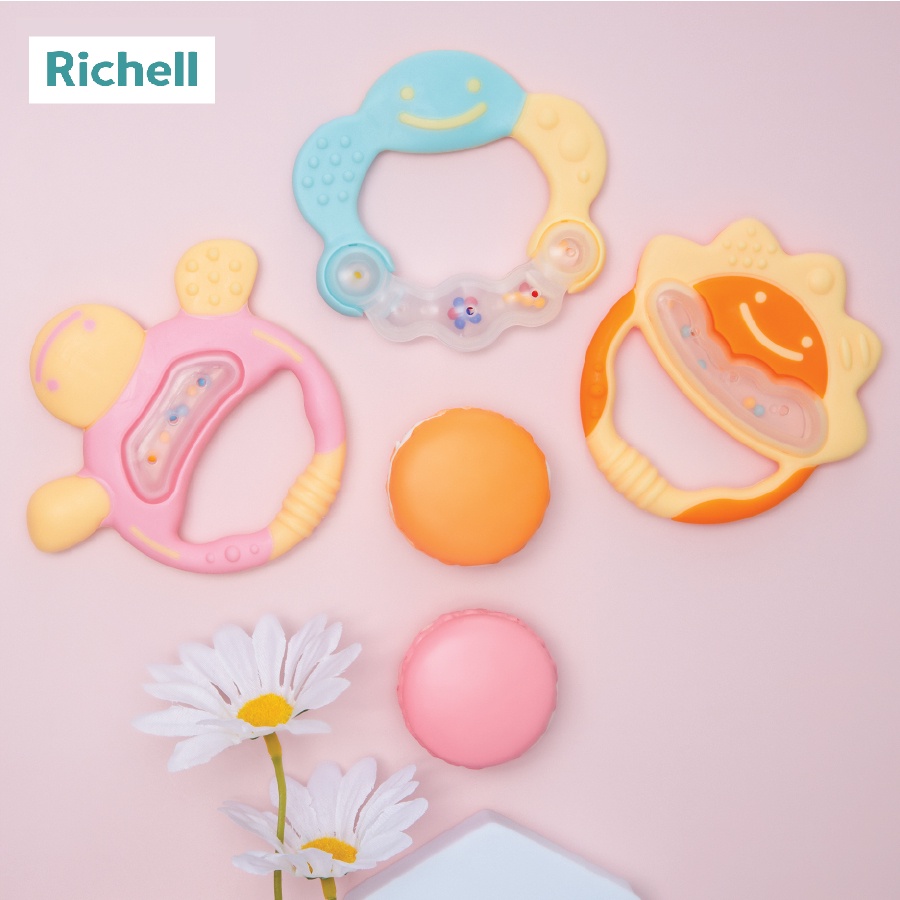 Xúc xắc gặm nướu Richell tròn (hồng)