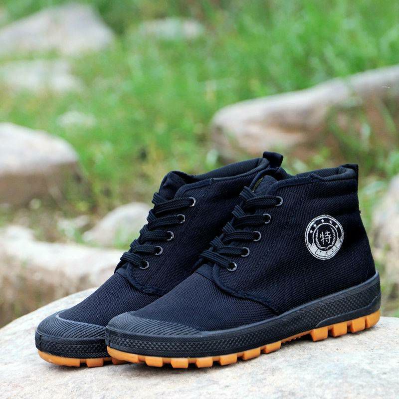 MẪU GIẦY PHÙ HỢP CHO RẤT NHIỀU HOẠT ĐỘNG , THỂ THAO , LEO NÚI , CÔNG VIỆC HÀNG NGÀY