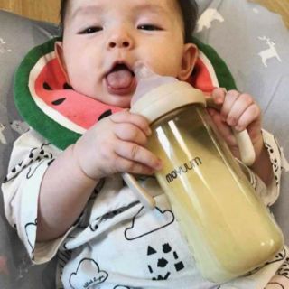 Bình sữa Moyuum