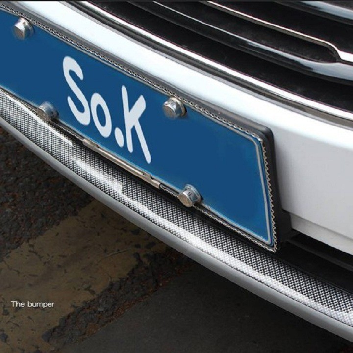 Nẹp cao su vân cacbon ốp dán trang trí và chống va đập trầy xước ô tô cuộn 2,5 mét