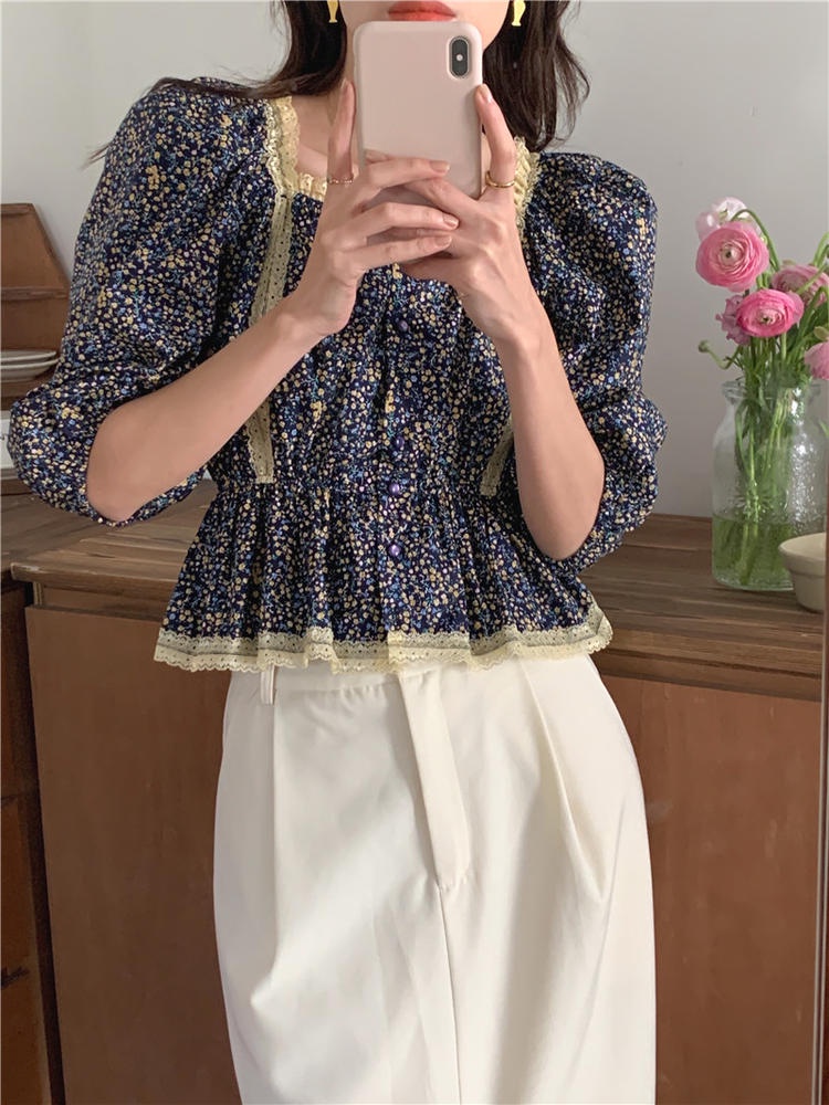 Áo Kiểu Tay Ngắn Cổ Vuông Phối Ren Hoa Thời Trang 50903