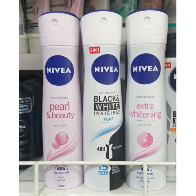 Xịt Ngăn Mùi Nivea Black &amp; White 5in1 Ngăn Vệt Ố Vàng Vượt Trội 150ml/chai - 82230