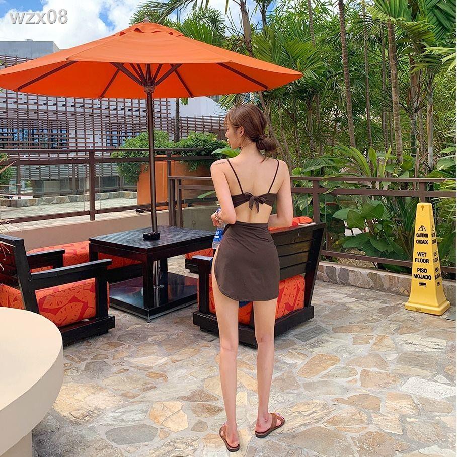 Bộ bikini retro áo tắm ba mảnh gợi cảm với váy nhỏ | BigBuy360 - bigbuy360.vn