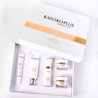 Bộ dưỡng da kayoko plus 5 món trắng da ngừa nám tàn nhang