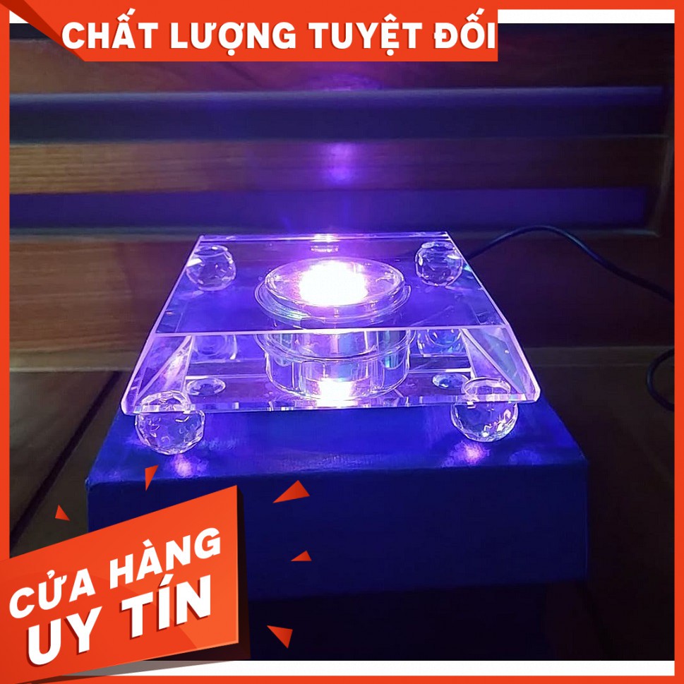 Đế đèn led pha lê đổi màu làm sáng tượng, trang trí