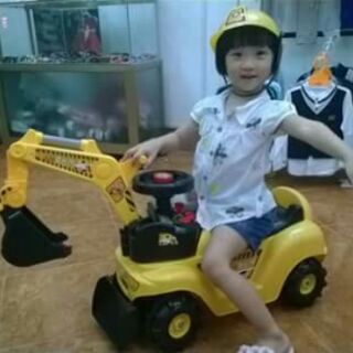 xe đẩy chân cho bé