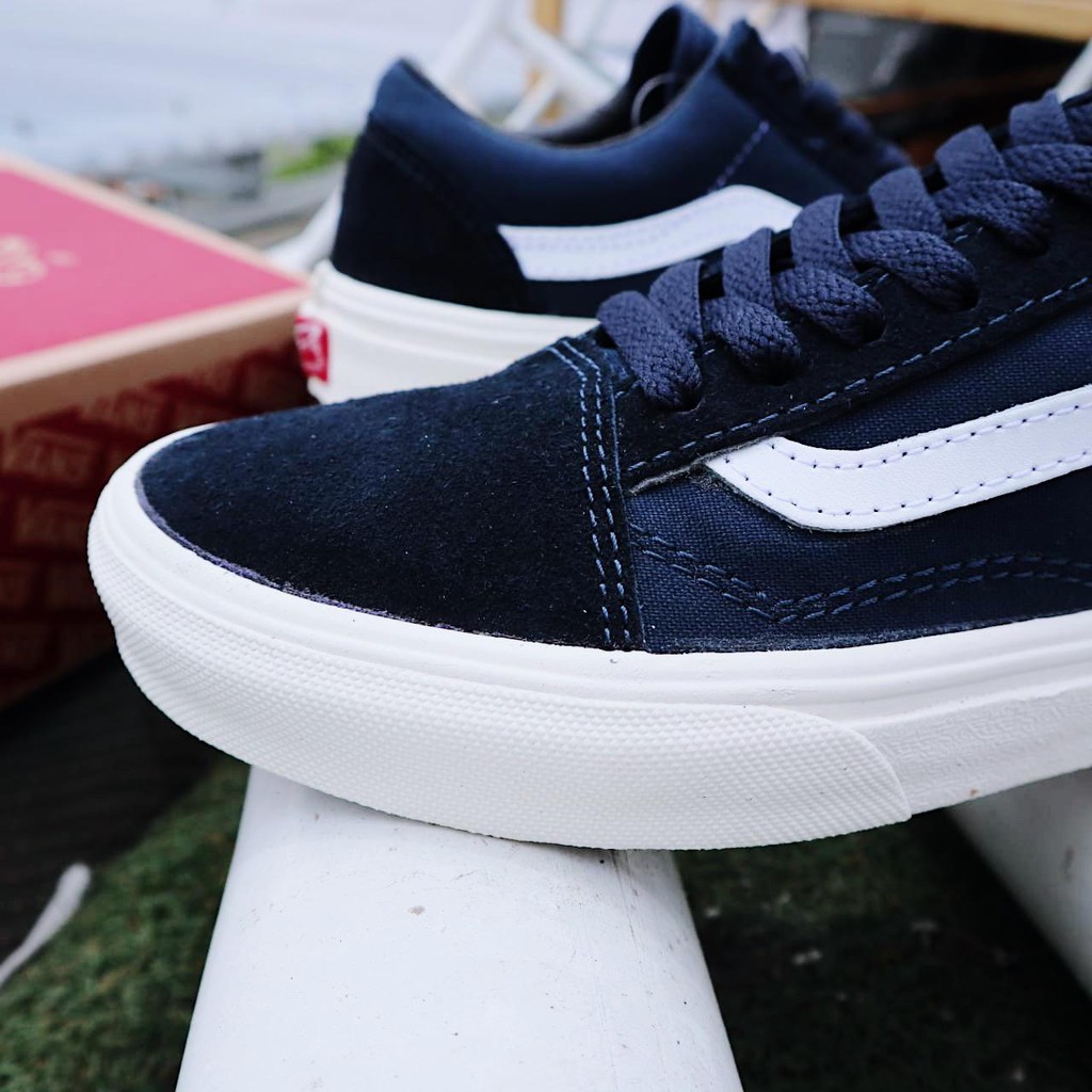 Giày Thể Thao Vans Oldskool Og Lite Lx Màu Xanh Navy Cá Tính