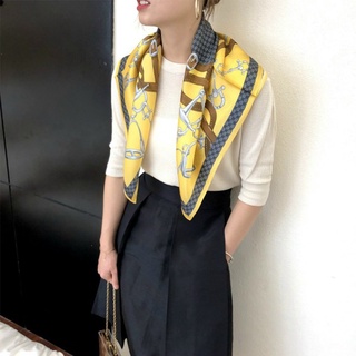 KHĂN VUÔNG HỌA TIẾT