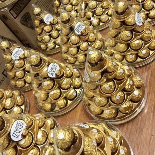 Kẹo socola Ferrero Rocher hình tháp (350g)