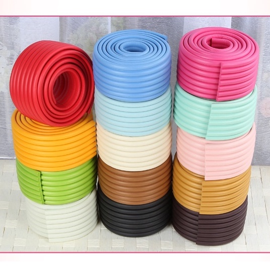 Cuộn xốp bọc góc bàn, xốp bọc cạnh bàn, giường, ghế, tủ an toàn cho bé dài 2m