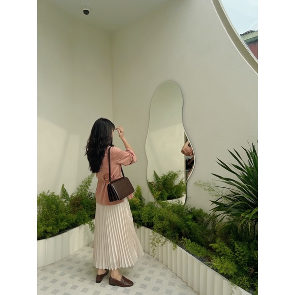 Nimi - Chân váy lụa xếp ly dáng dài Satin pleated skirt