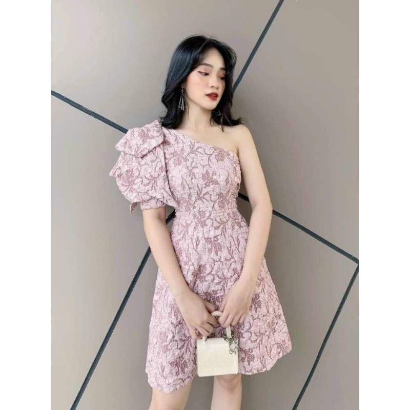đầm gấm xốp lệch vai nơ to