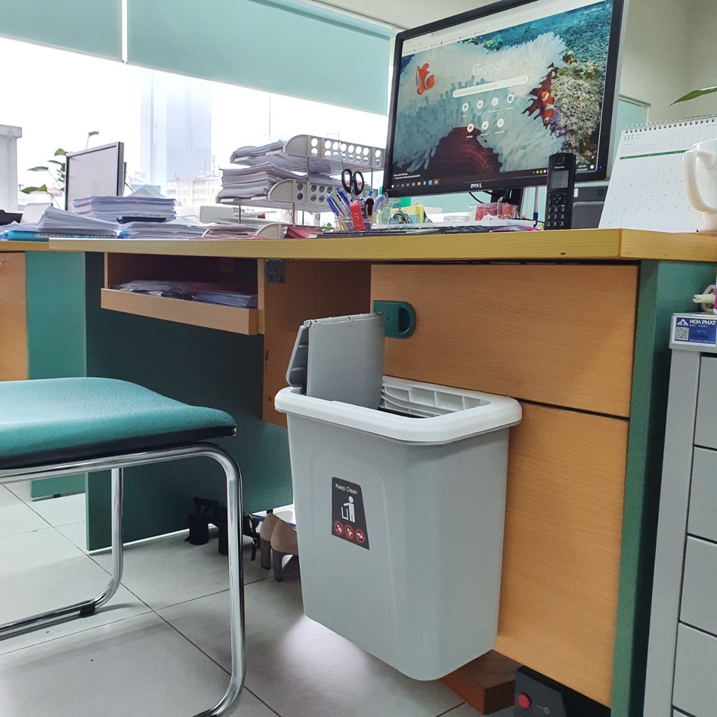 Thùng rác treo cánh tủ bếp có nắp đậy trượt thông minh