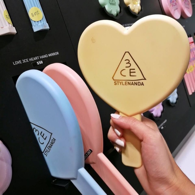 Gương Trái Tim - 3CE LOVE HEART HAND MIRROR