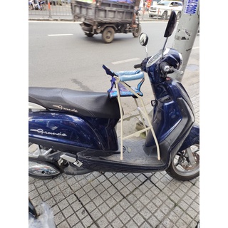 Ghế ngồi xe máy có vòng xếp gọn xe Acruzo