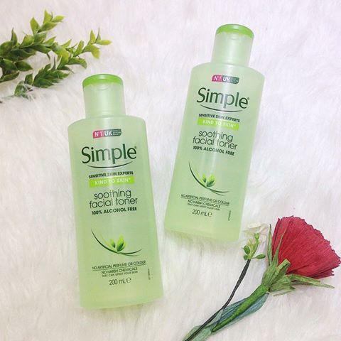 Nước hoa hồng Simple, Toner Simple Kind To Skin Soothing Facial 200ml