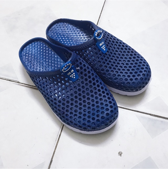 Sục nhựa lỗ dẻo, mềm đi mưa | BigBuy360 - bigbuy360.vn