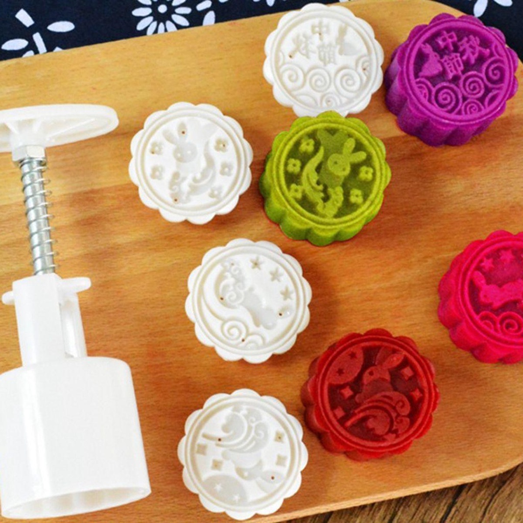 Khuôn Cắt Bánh Quy Hình Thỏ Dễ Thương Cho Bé