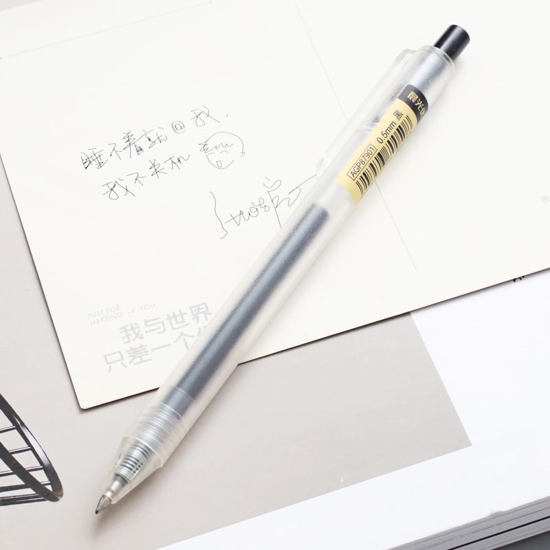 Bút viết M&G AGP87901 ngòi 0.5mm tiện lợi