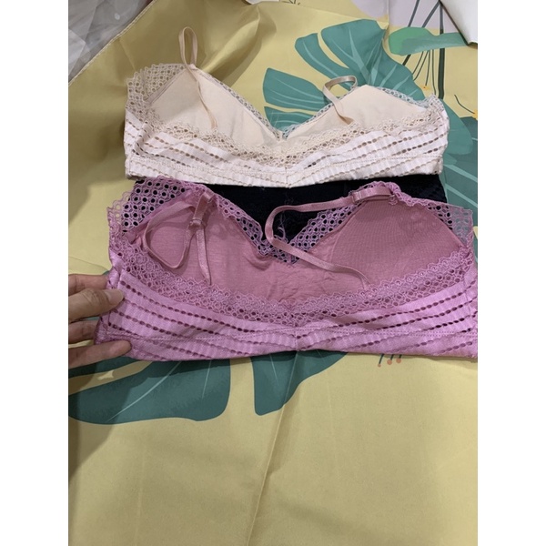 Laấy đánh giá Bán lỗ vốn Áo 3 màu ĐEN- HỒNG- NUDE CHẠY REN QUANH BẦU NGỰC THẬT SANG