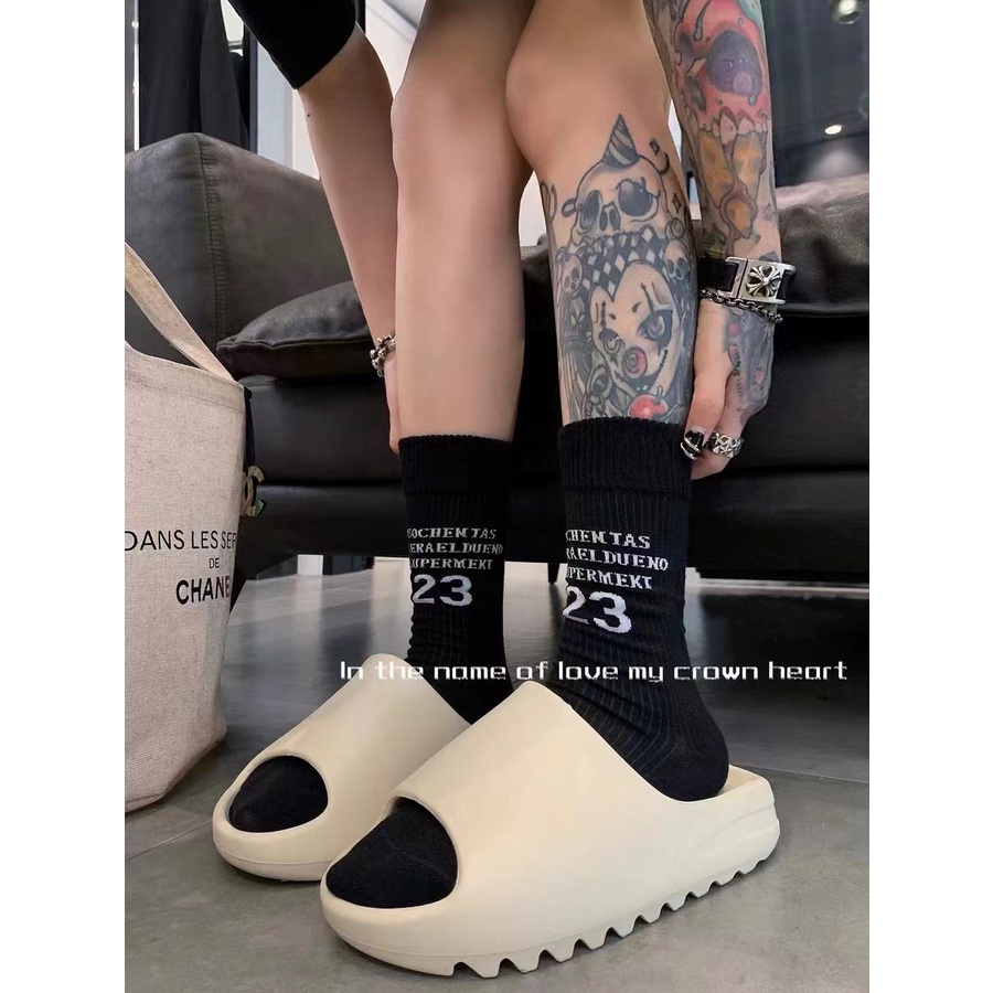 Vớ cotton Thể Thao In Chữ Tiếng Anh Và Số Hai Màu Trắng Đen Thời Trang Châu Âu Cho Nữ