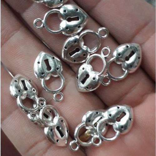 nguyên liệu charm sỉ ổ khóa : 50 gram giá 25k ( 1 gói )
