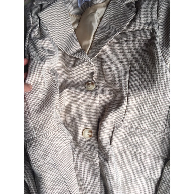 (Hàng có sẵn ) Siêu phẩm Áo Blazer cao cấp kẻ nhỏ ánh be vàng (phom rộng) | BigBuy360 - bigbuy360.vn