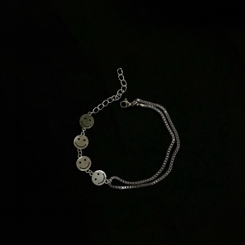 Vòng tay thép titan trang trí mặt cười trẻ trung năng động