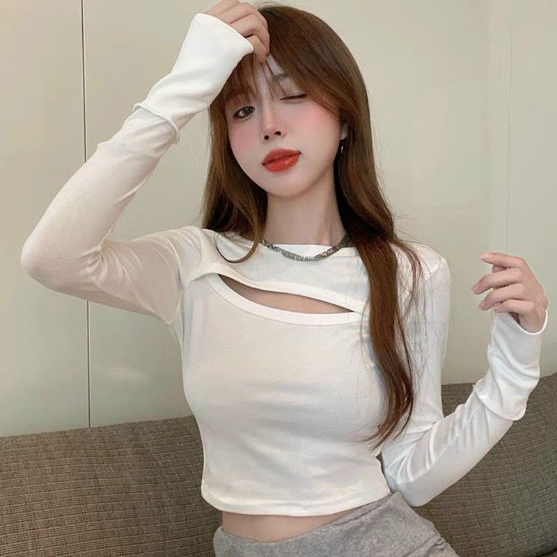 Áo croptop tay dài khoét thân áo trước