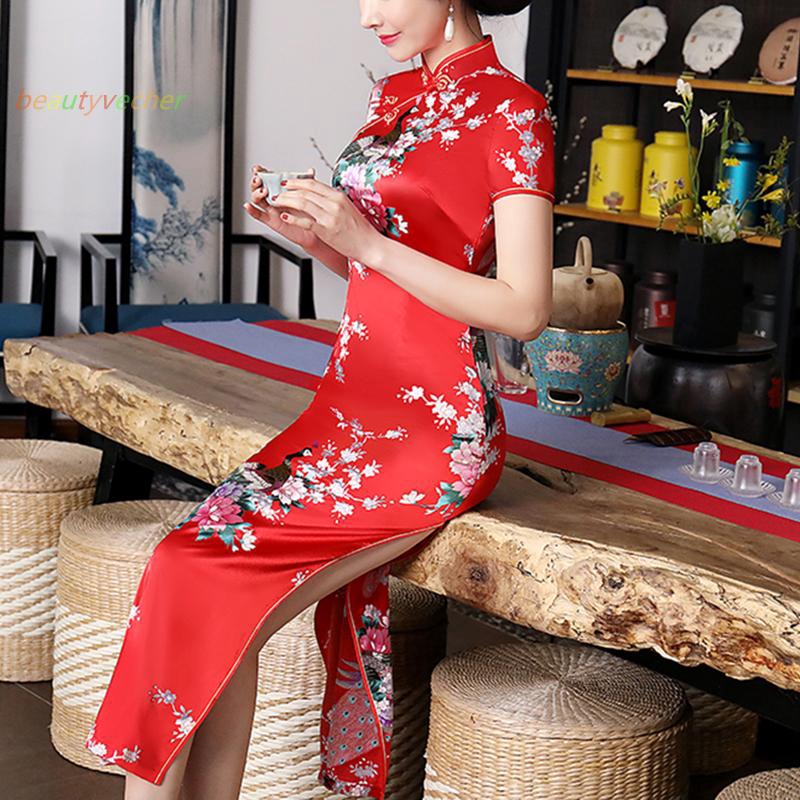 Sườn xám vải lụa satin họa tiết chim hạc duyên dáng phong cách cổ điển