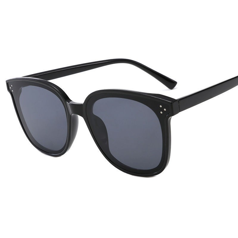 Kính mát kính râm nam nữ mầu đen khổ vuông vừa vặn giá tốt | BigBuy360 - bigbuy360.vn