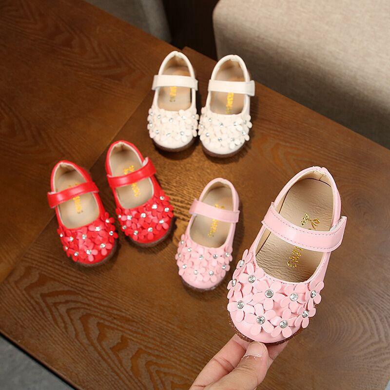 Giày quai hậu êm chân và xinh xắn cho bé gái