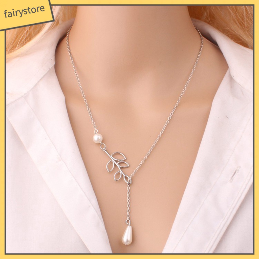 Dây Chuyền Mặt Hình Lá Đính Ngọc Trai Nhân Tạo Thanh Lịch