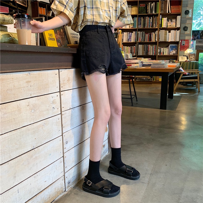 Quần đùi denim IHKKE màu đen lưng cao thời trang dành cho nữ