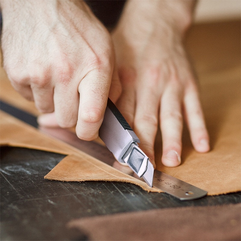 Dao cắt da Deli thân thép không gỉ