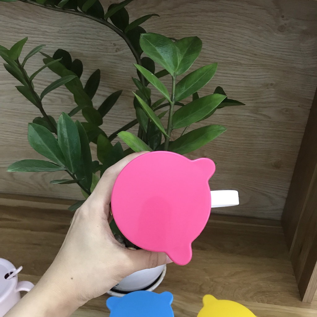 Ca, cốc hàng đẹp có nắp và thìa đi kèm nhựa Việt Nhật. Cốc uống nước cho bé