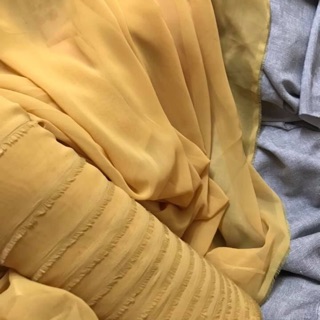 Vải voan vàng