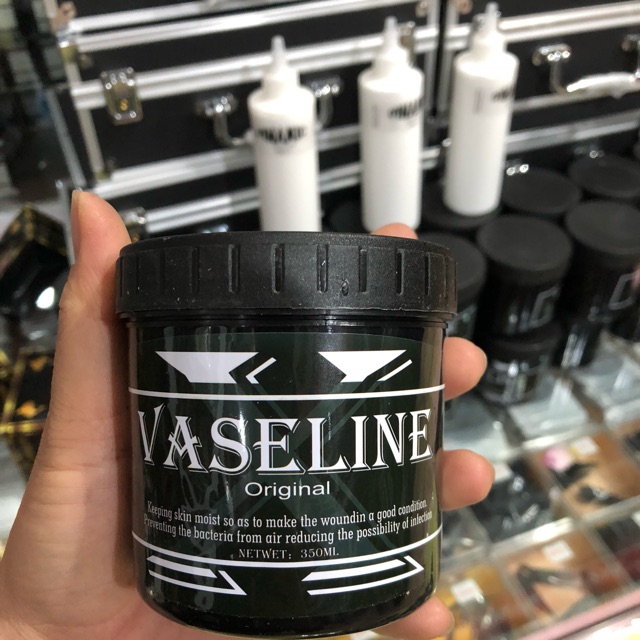 Vazelin trong xăm hình