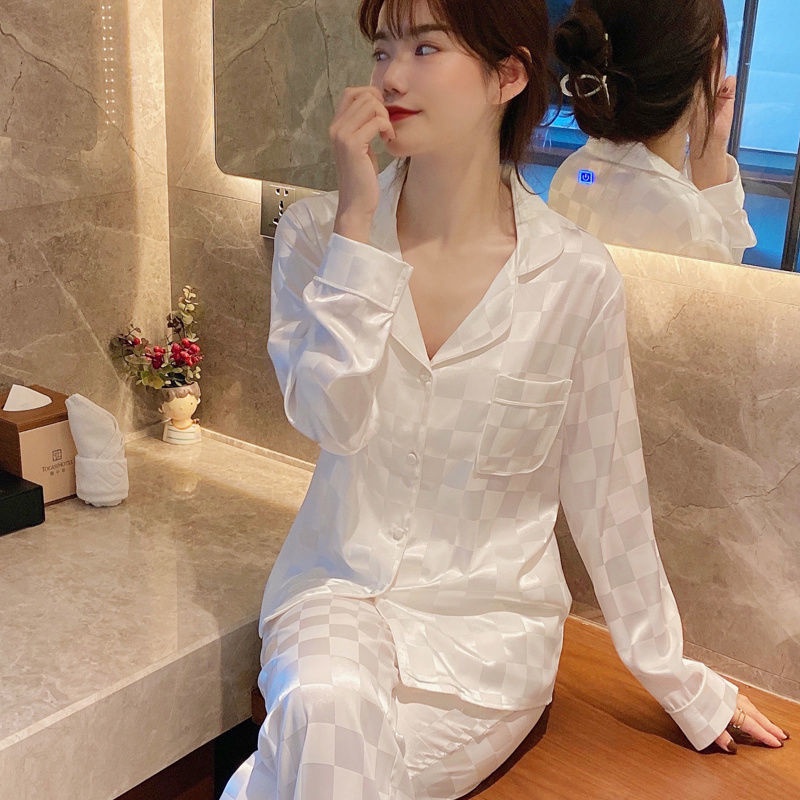 Bộ Đồ Ngủ Vải Lụa Lạnh Cao Cấp Thiết Kế Xinh Xắn Cho Nữ