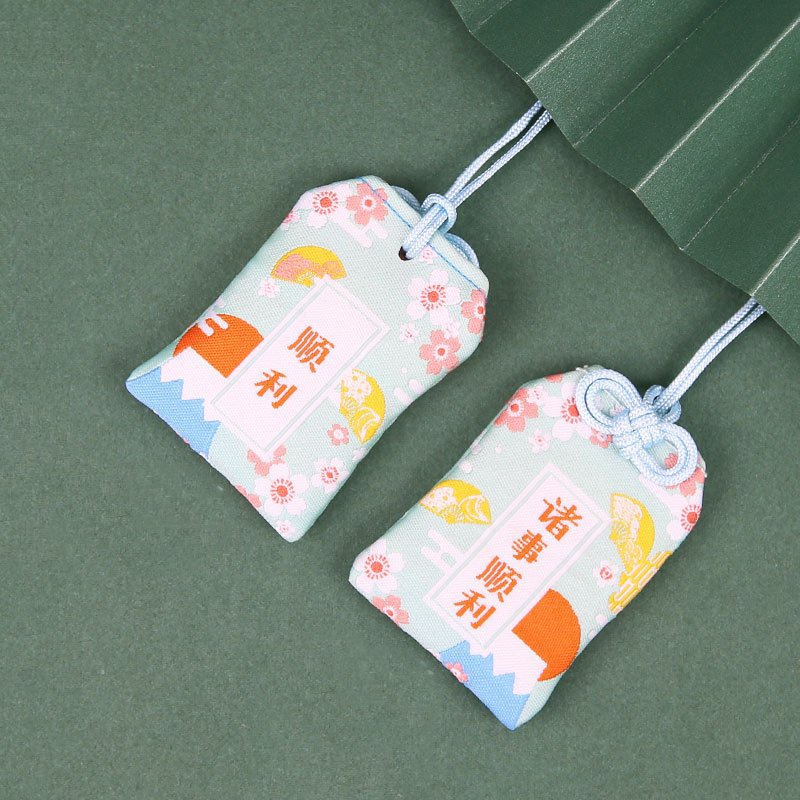 ( nhiều mẫu ) Túi Phước May Mắn Omamori Bọc Vỏ Silicon treo trang trí tình duyên tài lộc học tập bình an
