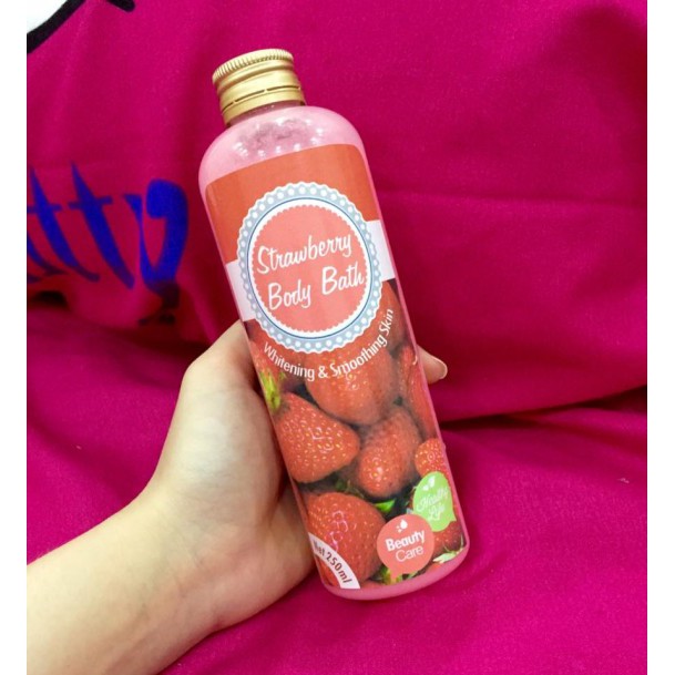 SỮA TẮM TRẮNG STRAWBERRY BODY BATH