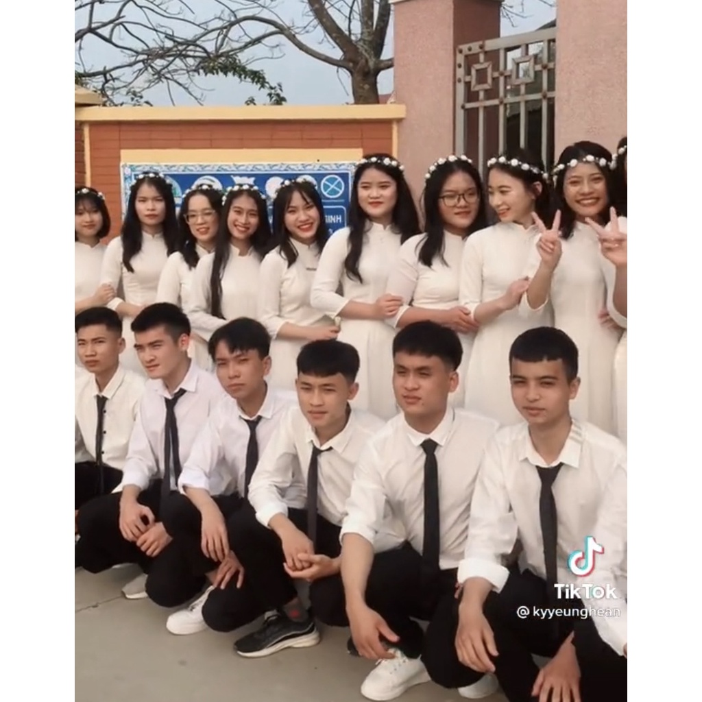 Cà vạt học sinh nam nữ KING đồng phục chụp kỷ yếu màu đen, Cà vạt bê quả
