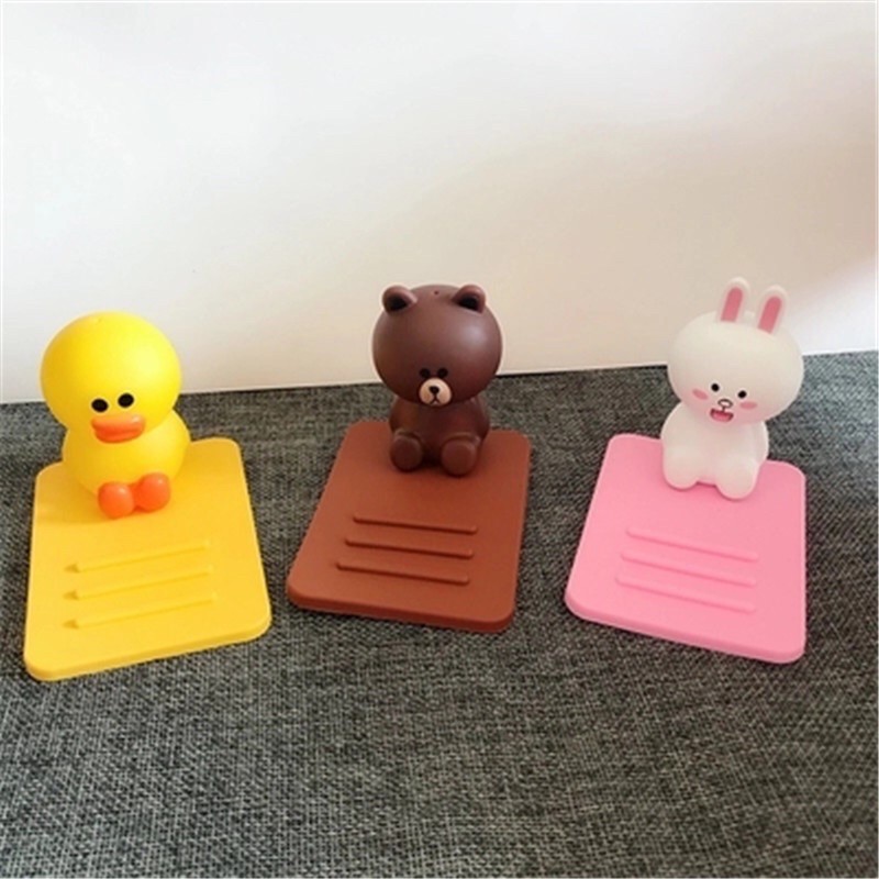 Kệ để điện thoại trên bàn taplo xe hơi xoay 360 độ hình gấu brown thỏ cony ... | BigBuy360 - bigbuy360.vn