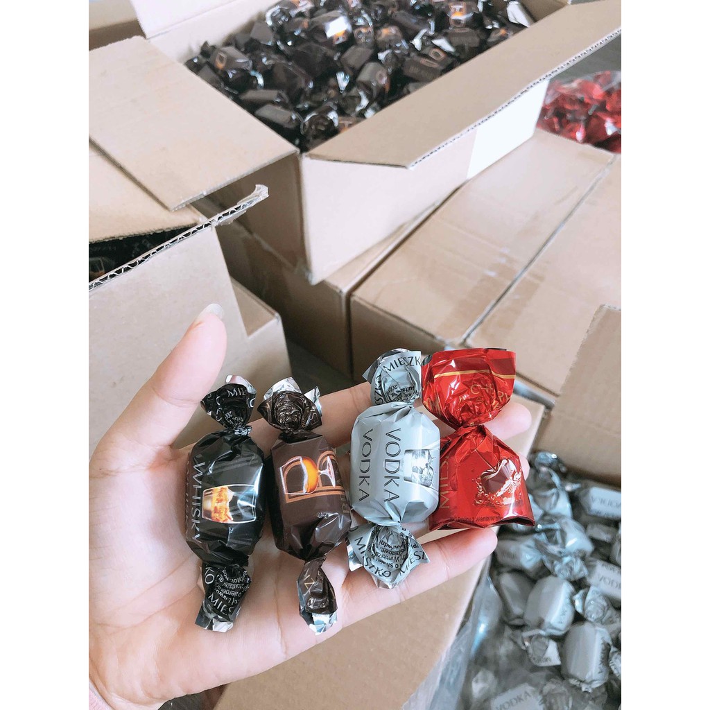 kẹo socola hạnh nhân của Nga
