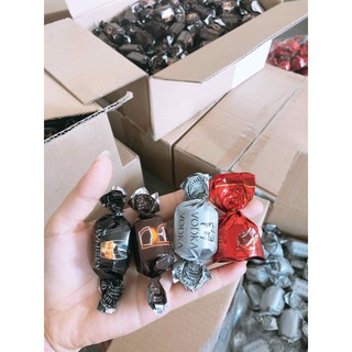 kẹo socola hạnh nhân của Nga
