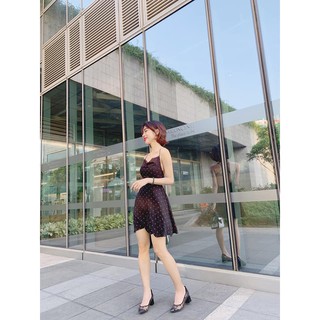 Đầm xòe hở lưng cổ đổ