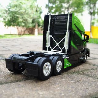 Xe mô hình đầu kéo container 1/32